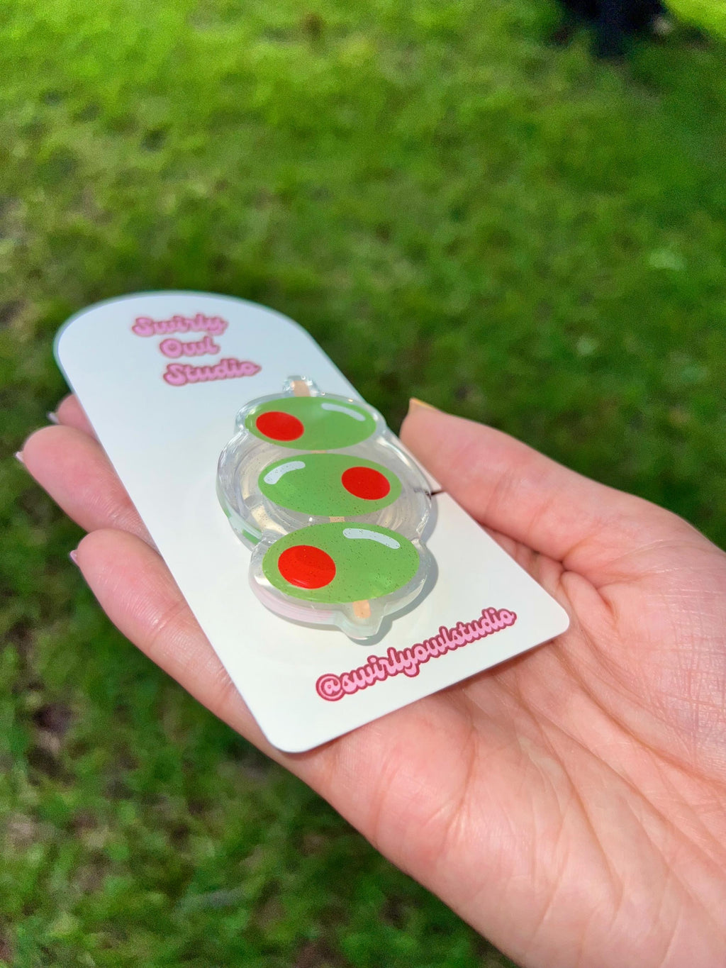 Martini Olive Glitter Magnetic Kindle Grip - Phone Holder Accessory - Foodie Aesthetic Magnetic Phone Stand