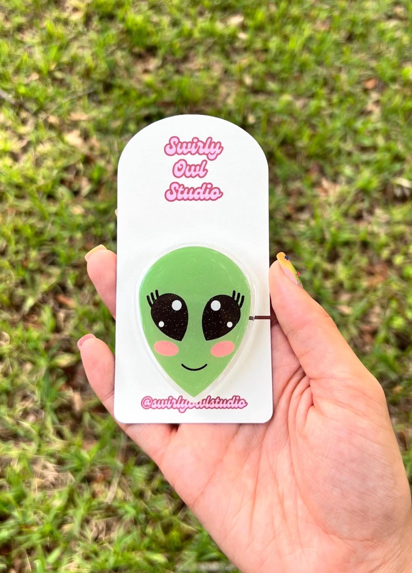 Cute Alien Magnetic Kindle Grip- Glitter Green Alien Phone Holder- Kawaii Space E-Reader Holder Accessory- Alien Phone Stand