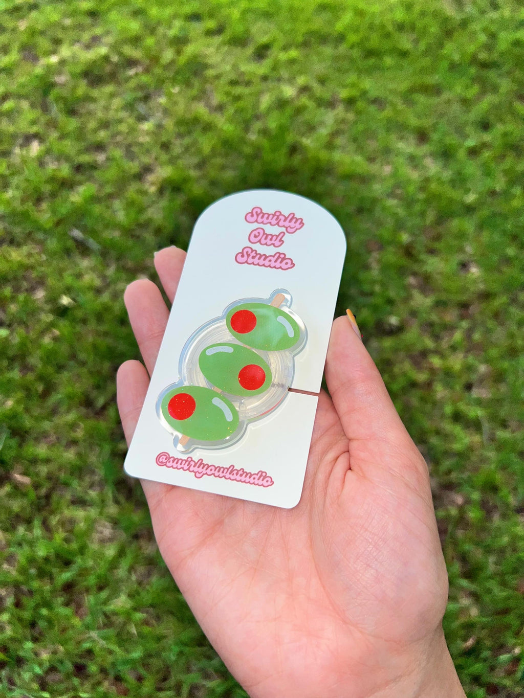 Martini Olive Glitter Magnetic Kindle Grip - Phone Holder Accessory - Foodie Aesthetic Magnetic Phone Stand
