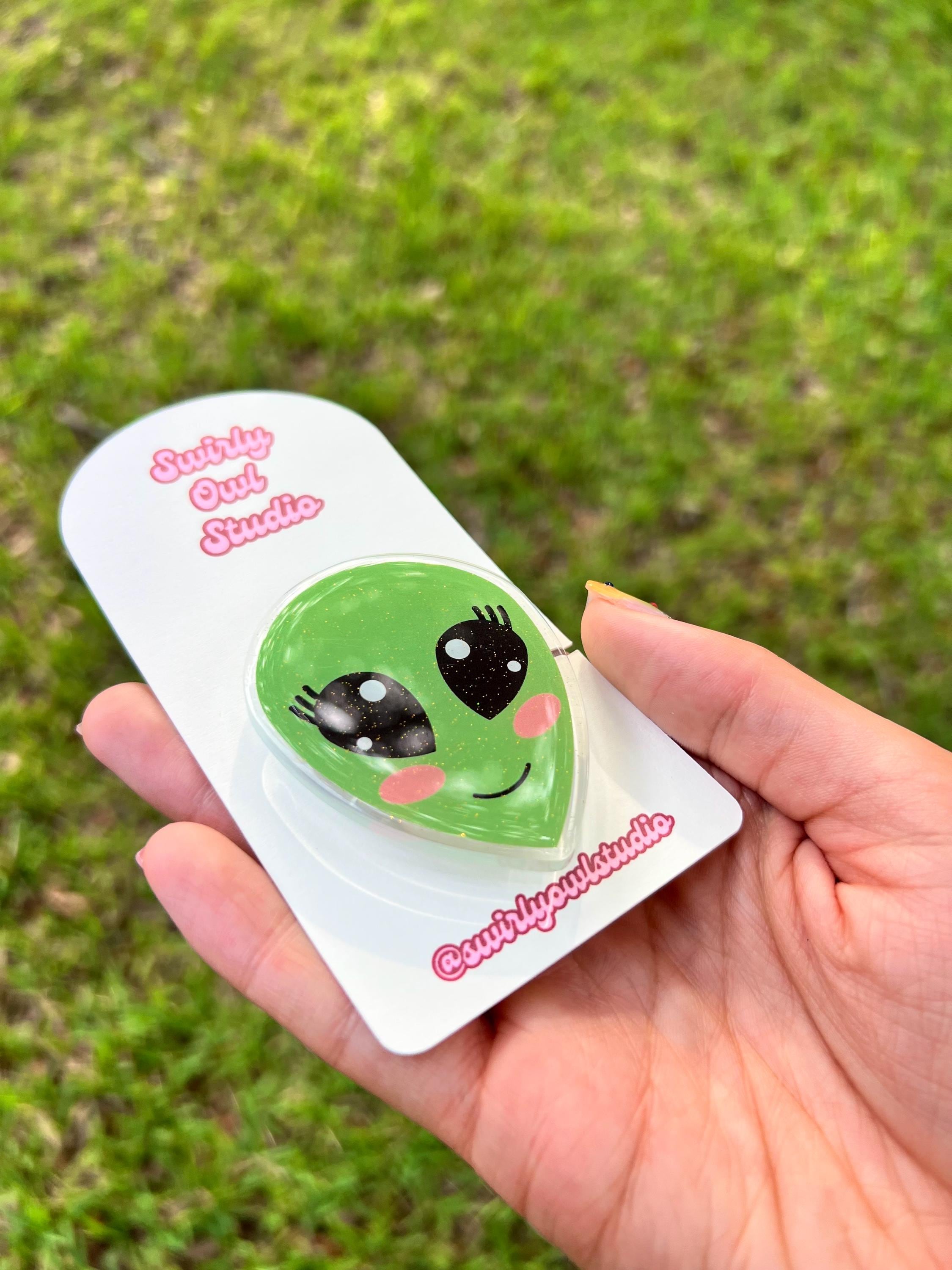 Cute Alien Magnetic Kindle Grip- Glitter Green Alien Phone Holder- Kawaii Space E-Reader Holder Accessory- Alien Phone Stand