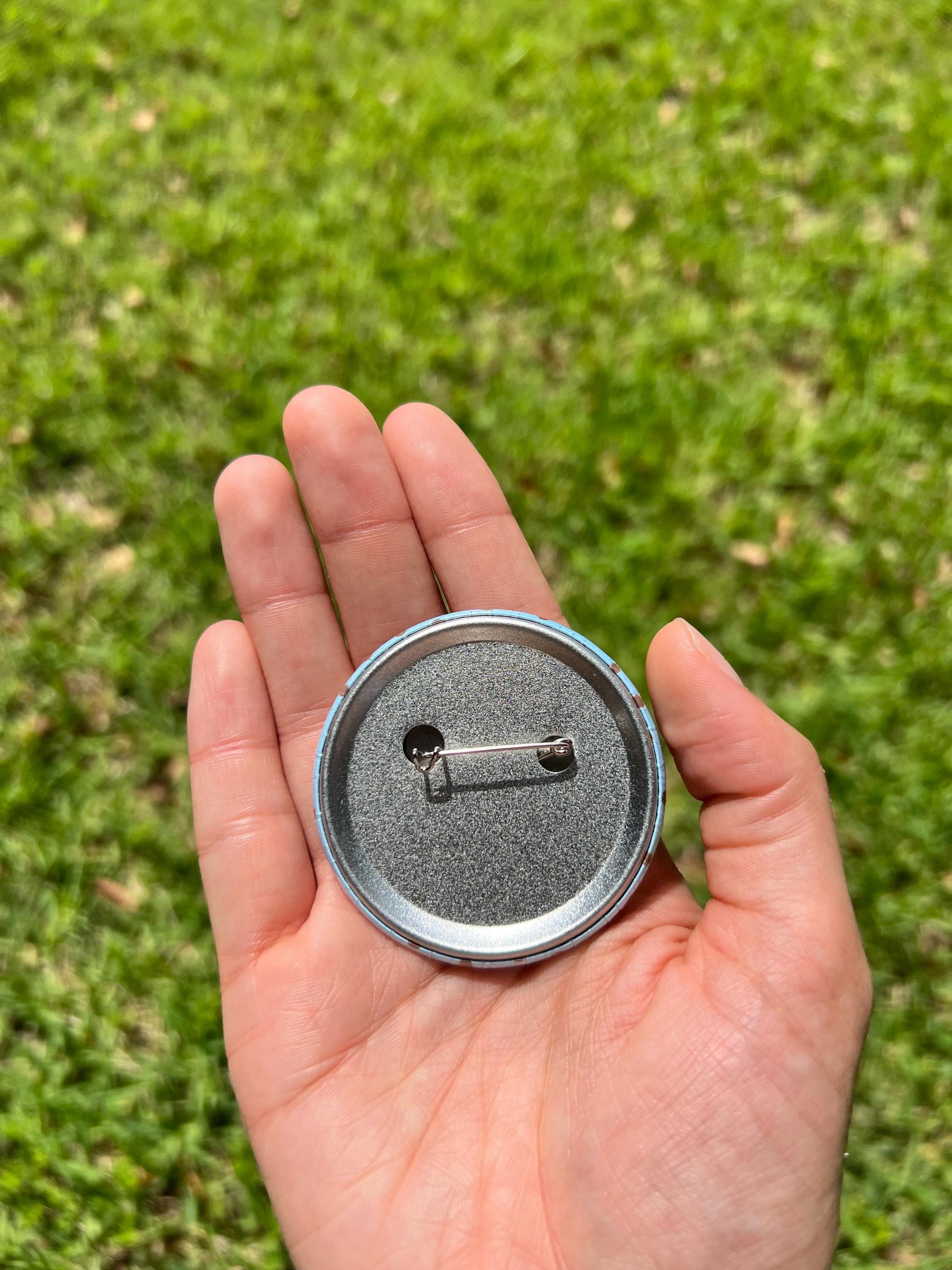 Thanks It's Thrifted 2.25 in Pinback Button/ Thrift Lover Badge / Sustainable Fashion Pin / Vintage Shopping Gift/ Gen Z Girl Gift
