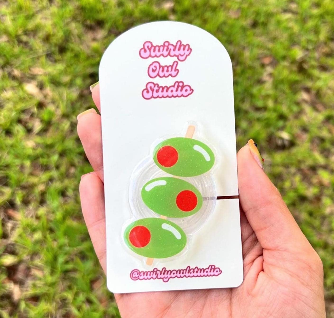 Martini Olive Glitter Magnetic Kindle Grip - Phone Holder Accessory - Foodie Aesthetic Magnetic Phone Stand