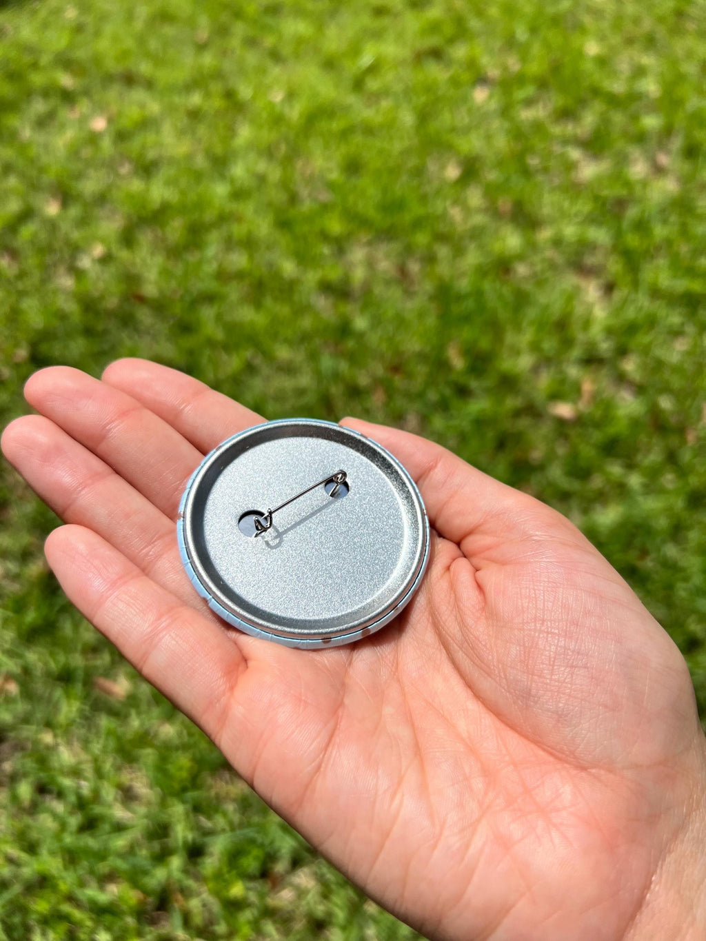 Thanks It's Thrifted 2.25 in Pinback Button/ Thrift Lover Badge / Sustainable Fashion Pin / Vintage Shopping Gift/ Gen Z Girl Gift